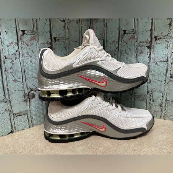 Nike Air Max Beige and Gray with Red Accent - Picture 1 of 9